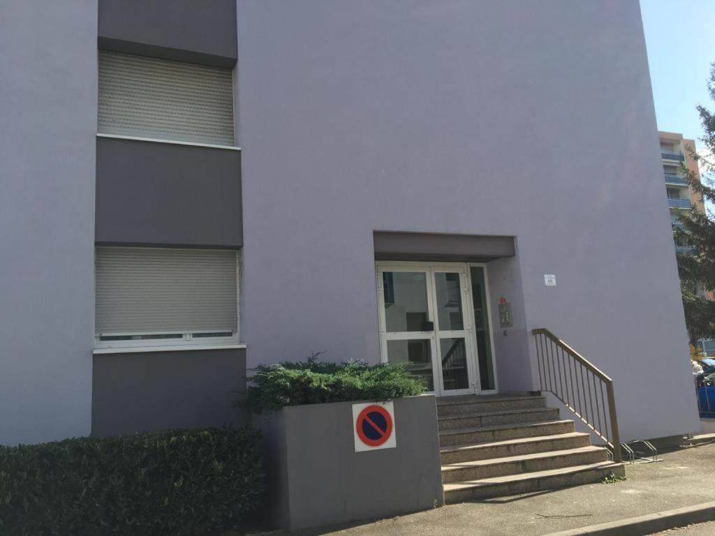 Studios Lora RM 860 Saint-Louis  Luaran gambar