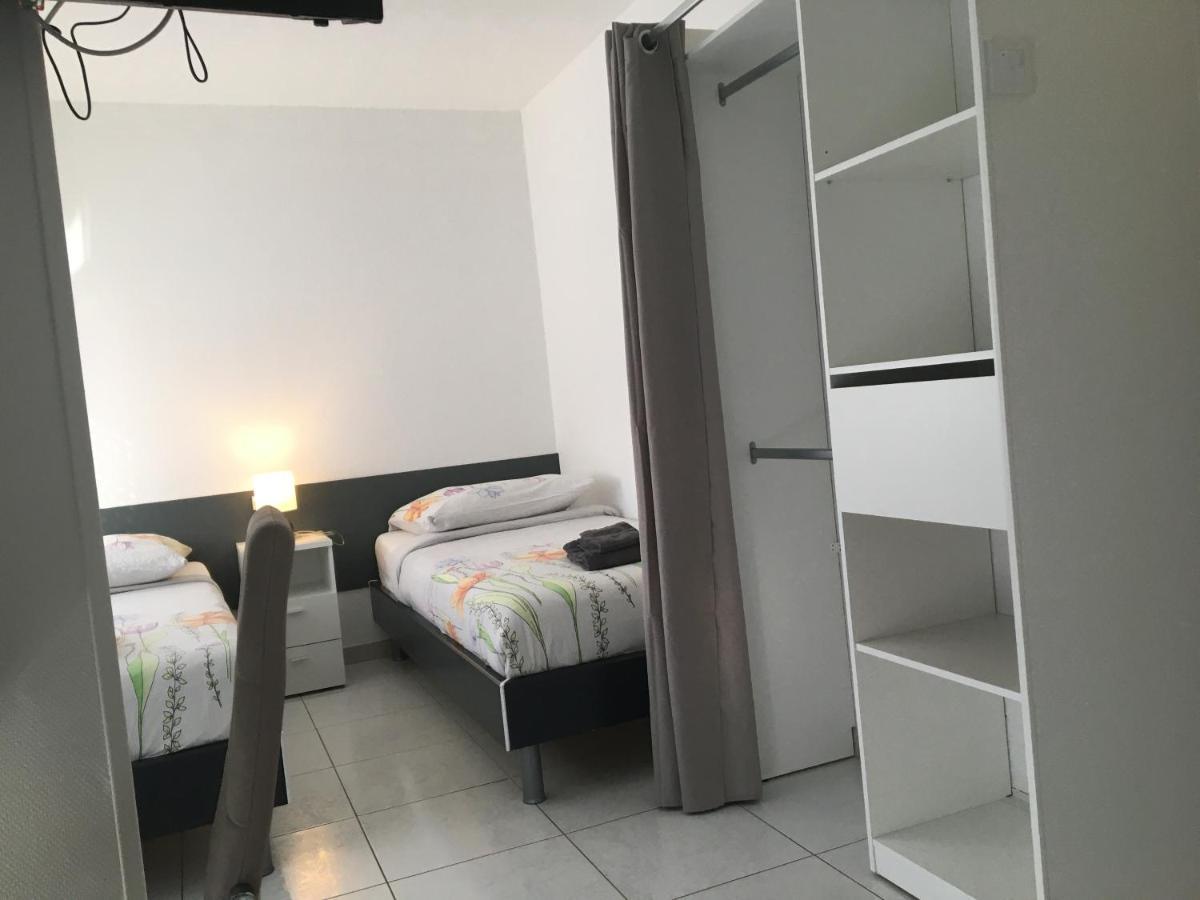 Studios Lora RM 860 Saint-Louis  Luaran gambar