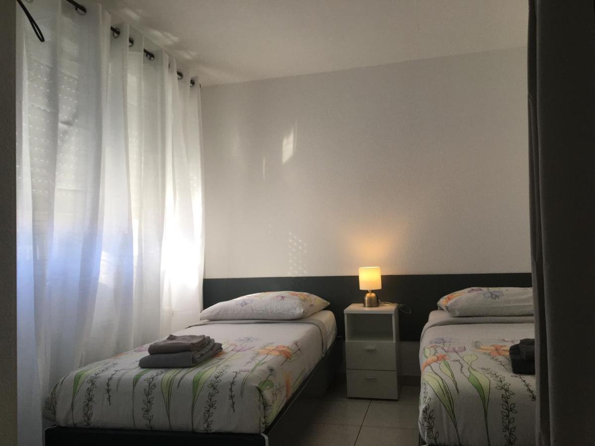 Studios Lora RM 860 Saint-Louis  Luaran gambar