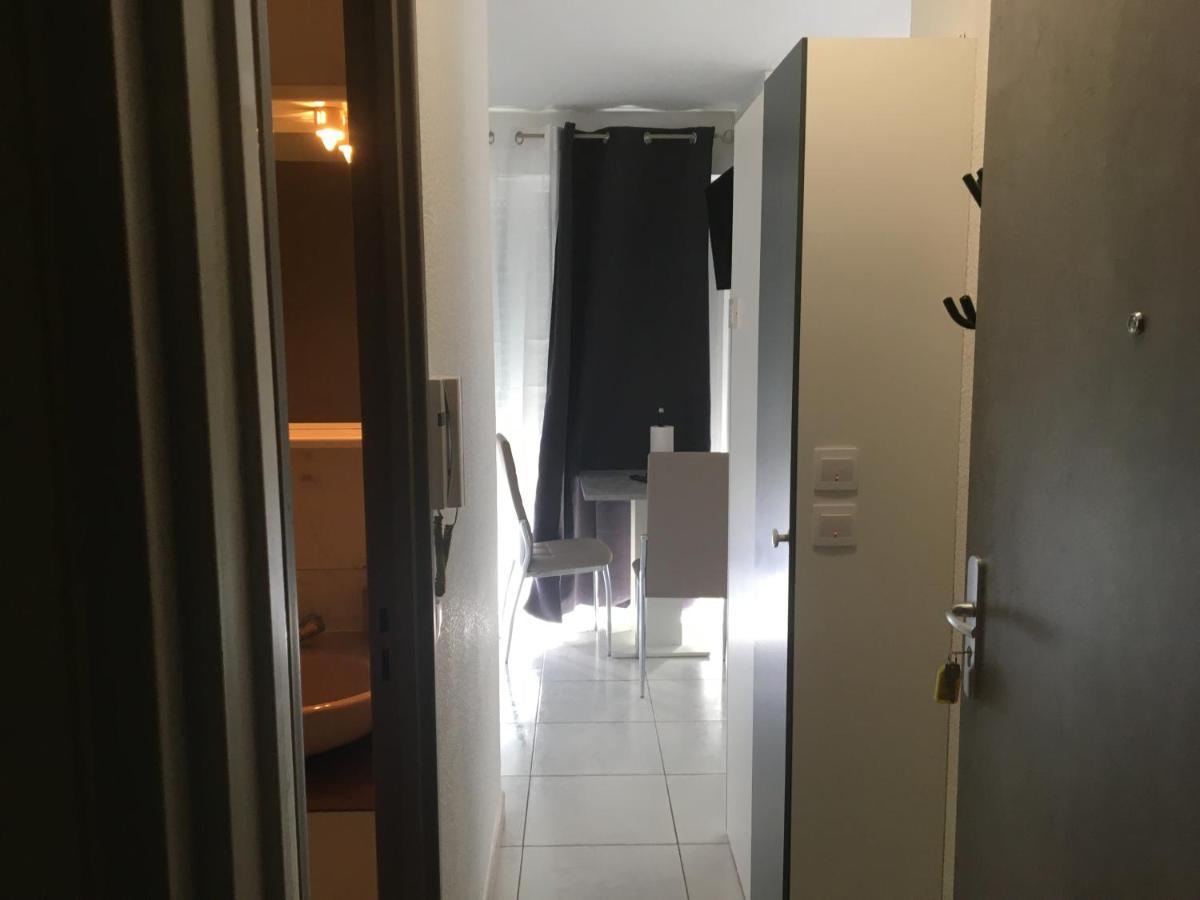 Studios Lora RM 860 Saint-Louis  Luaran gambar